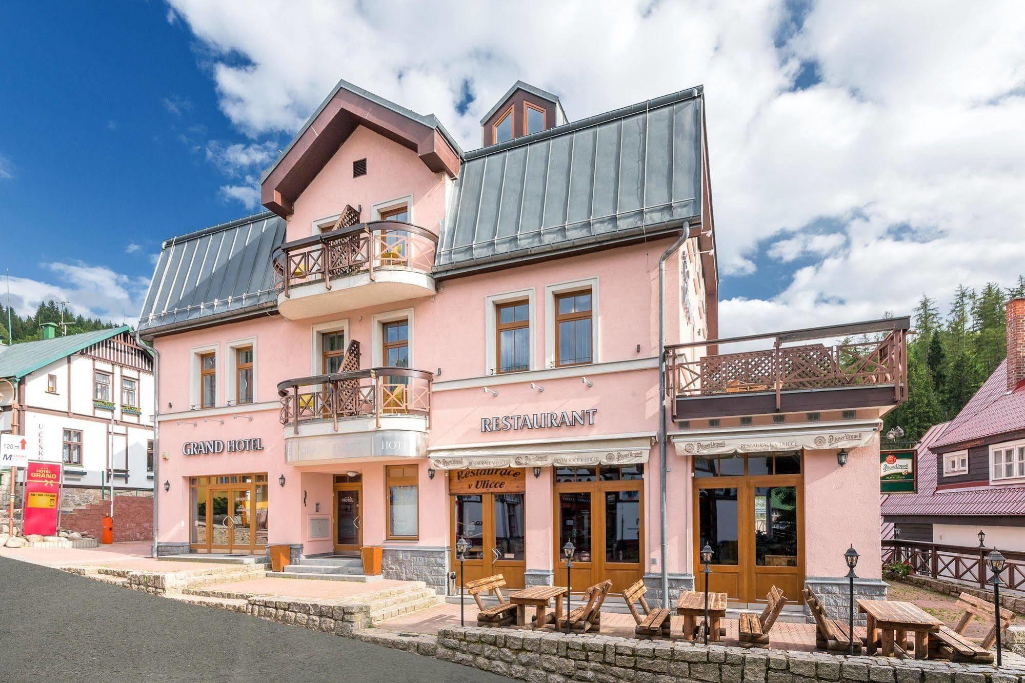 Wellness Hotel Grand スピンドレルフ・ムリン エクステリア 写真