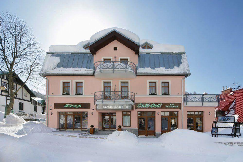 Wellness Hotel Grand スピンドレルフ・ムリン エクステリア 写真